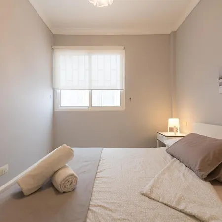 Awesome Flat In Las Canteras Beach Ferienhaus